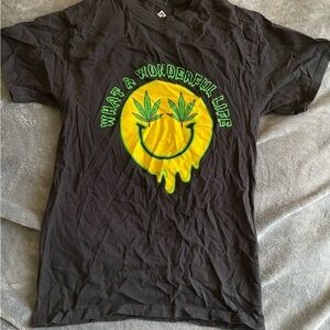 Source Unknown Trippy Retro Black Tee with Yellow and Green Graphic